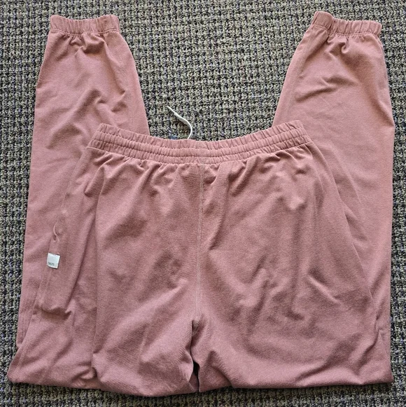 Vuori Women Joggers in Burgundy - Picture 7 of 7